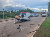 jovem-sem-cnh-fica-ferido-apos-perder-controle-do-carro-e-capotar-em-rio-branco