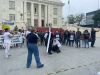 profissionais-de-enfermagem-fazem-ato-em-frente-ao-palacio-rio-branco-para-cobrar-valorizacao