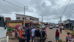 moradores-voltam-a-ter-casas-alagadas-apos-fortes-chuvas-e-fecham-rua-em-protesto-em-rio-branco