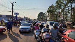 rodovia-ac-40-e-fechada-em-protesto-de-moradores-por-melhorias-em-ramais