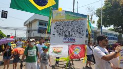 grito-dos-excluidos-faz-ato-durante-desfile-civico-no-ac-e-protestam-por-moradia-com-familias-da-terra-prometida