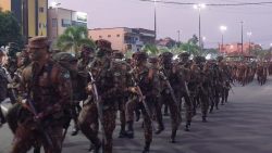 centenas-de-pessoas-assistem-desfile-civico-militar-em-cruzeiro-do-sul