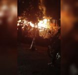 incendio-destroi-casa-e-atinge-outra-parcialmente-em-bairro-de-cruzeiro-do-sul