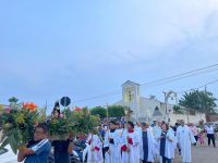 com-missa-e-procissao,-fieis-celebram-dia-de-nossa-senhora-aparecida-em-rio-branco