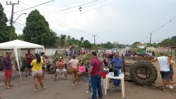 pelo-segundo-dia-seguido,-moradores-fecham-ac-40-em-protesto-por-melhorias-em-ramal-de-rio-branco