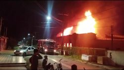 incendio-destroi-metade-de-predio-abandonado-de-centro-cultural-no-interior-do-acre;-ninguem-se-feriu