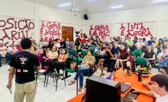 mesmo-apos-decisao-nacional-para-encerrar-greve,-professores-da-ufac-mantem-paralisacao